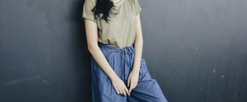 10 Style Kasual ala Hanggini, Bikin Gaya Santaimu Jadi Makin Kece