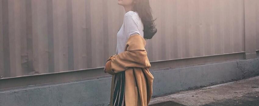 10 Style Kasual ala Hanggini, Bikin Gaya Santaimu Jadi Makin Kece