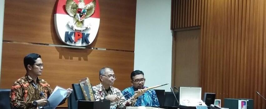 Hadiah Mahal Para Pejabat yang Dilaporkan ke KPK: Keris hingga Berlian