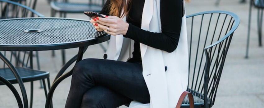 10 Mix and Match Turtleneck Ala Cewek Korea, dari Kasual Hingga Formal