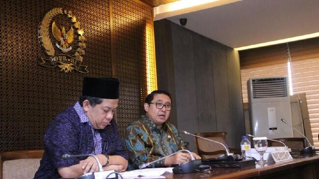 Kritik Fahri dan Keraguan Fadli Soal Penggeledahan Teroris di UNRI