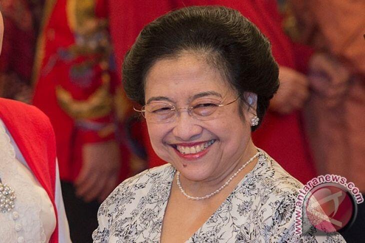 Megawati Berikan Sinyal Pasangkan Jokowi dengan Chairul Tanjung?