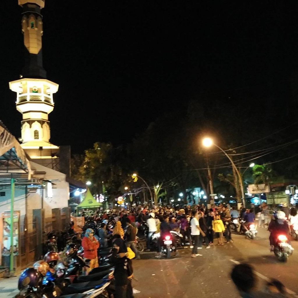 Wow!! Ikan Bandeng Berbobot 14 Kg Juarai "Festival Pasar Bandeng" di Gresik &#91;Tradisi 