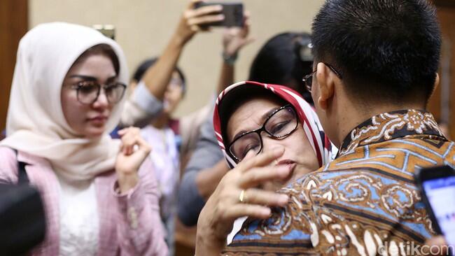 Beri 'Suap Selamatkan Ibu', Aditya Moha Divonis 4 Tahun Penjara