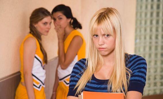 5 Tanda Kamu Sedang Mengalami Relational Aggression