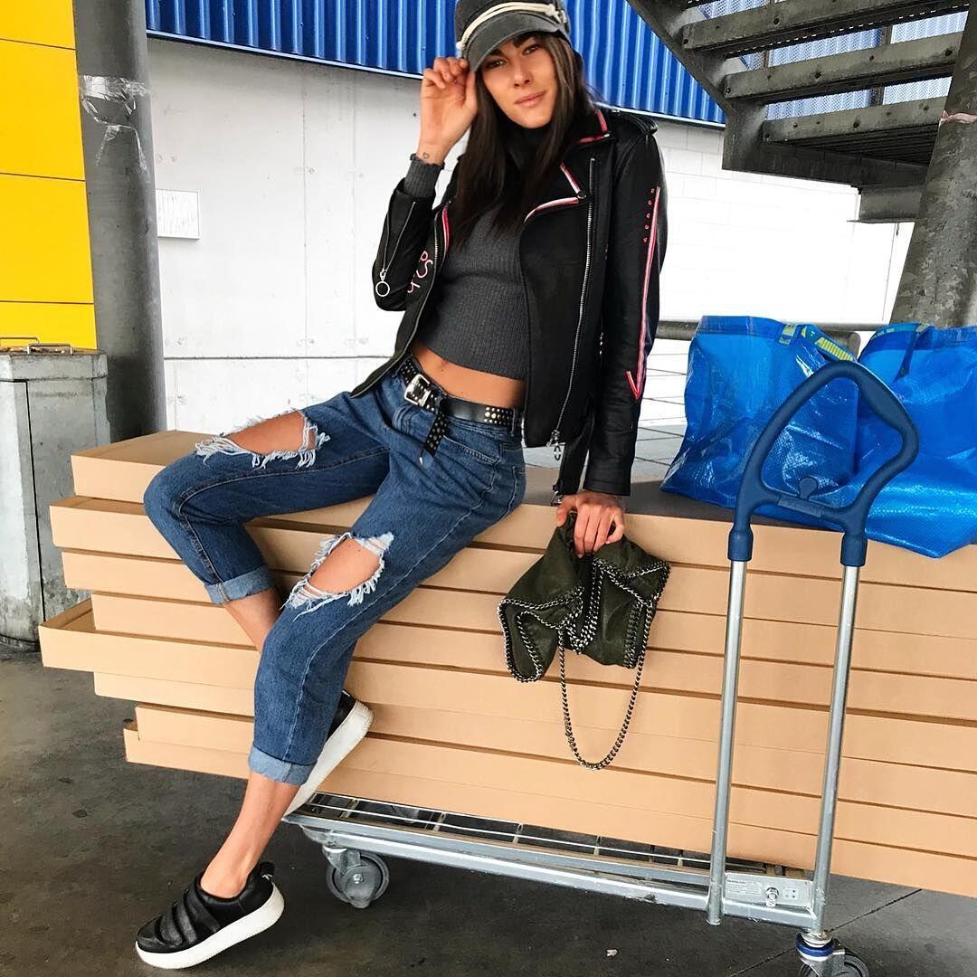 12 Foto Stylish Francesca Novello, Pasangan Baru Valentino Rossi