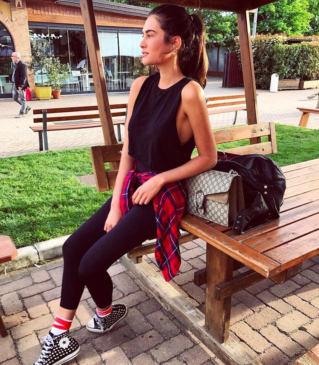 12 Foto Stylish Francesca Novello, Pasangan Baru Valentino Rossi