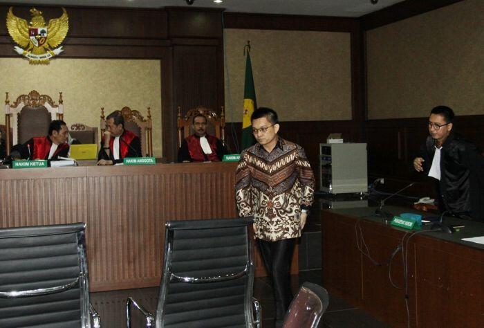 Aditya Moha menanggung penjara 4 tahun karena suap demi ibu