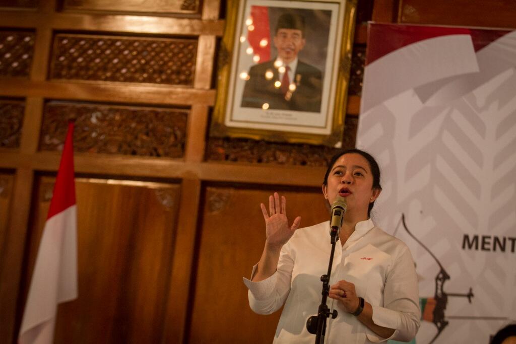 Puan Tekan Menristekdikti