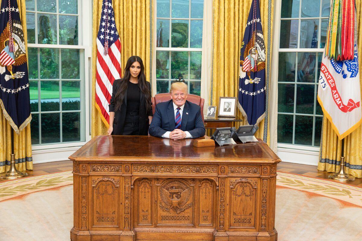 Trump Bebaskan Napi Narkoba Atas Permintaan Kim Kardashian