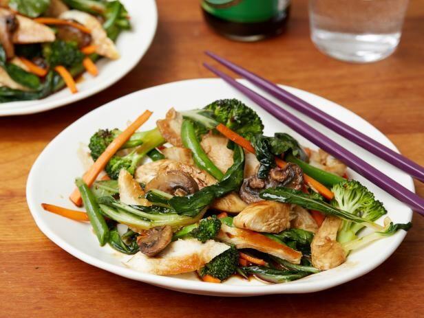 Enak Sih, tapi 10 Makanan Ini Jadi Pantangan Penderita Maag Saat Sahur