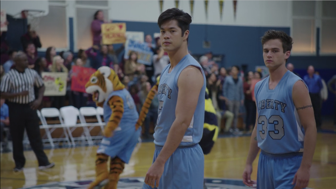 10 Pesona Ross Butler, Pemeran Zach di Serial "13 Reasons Why"