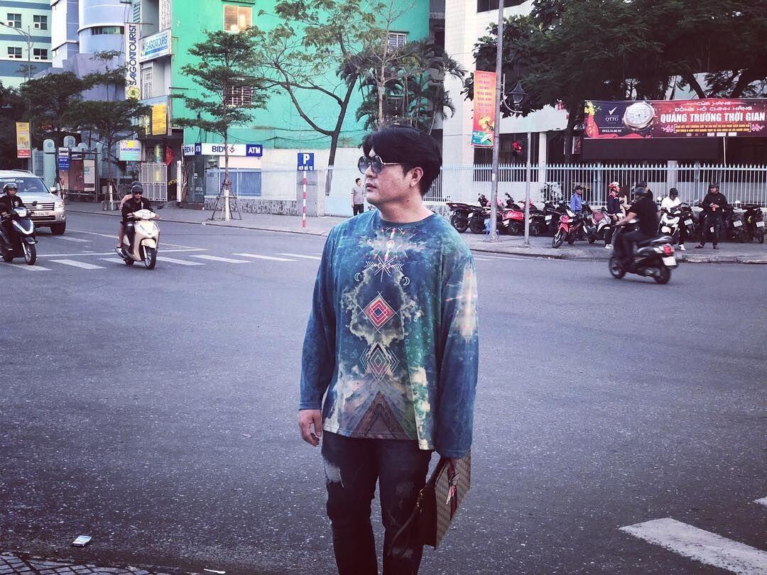 Punya Tubuh Berisi? 10 Style Buat Traveling ala Shindong Bisa Ditiru