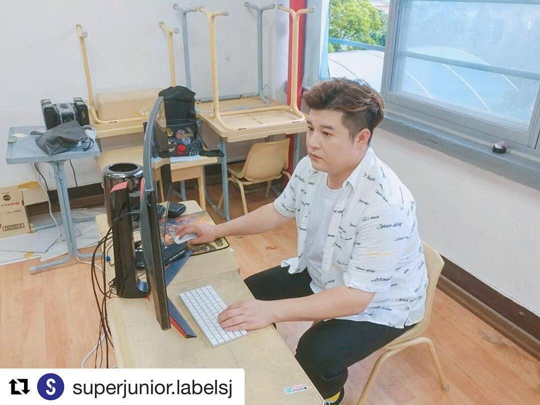Punya Tubuh Berisi? 10 Style Buat Traveling ala Shindong Bisa Ditiru