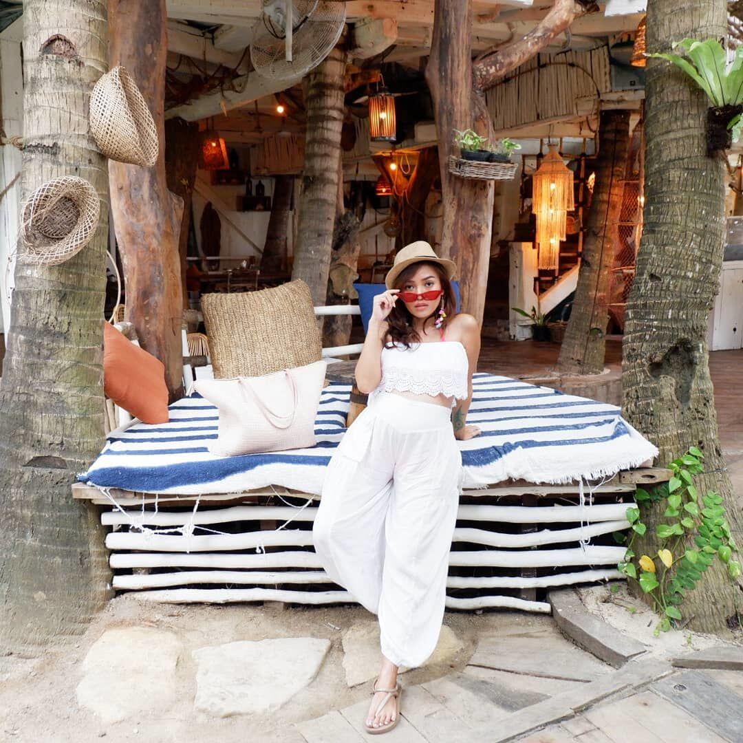 10 Potret Stylish Rachel Goddard, Selalu Kece Meski Sedang Hamil