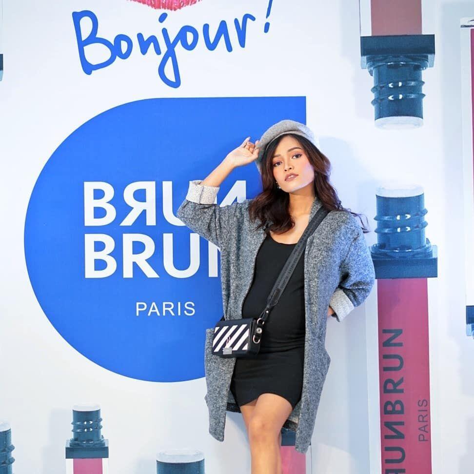 10 Potret Stylish Rachel Goddard, Selalu Kece Meski Sedang Hamil