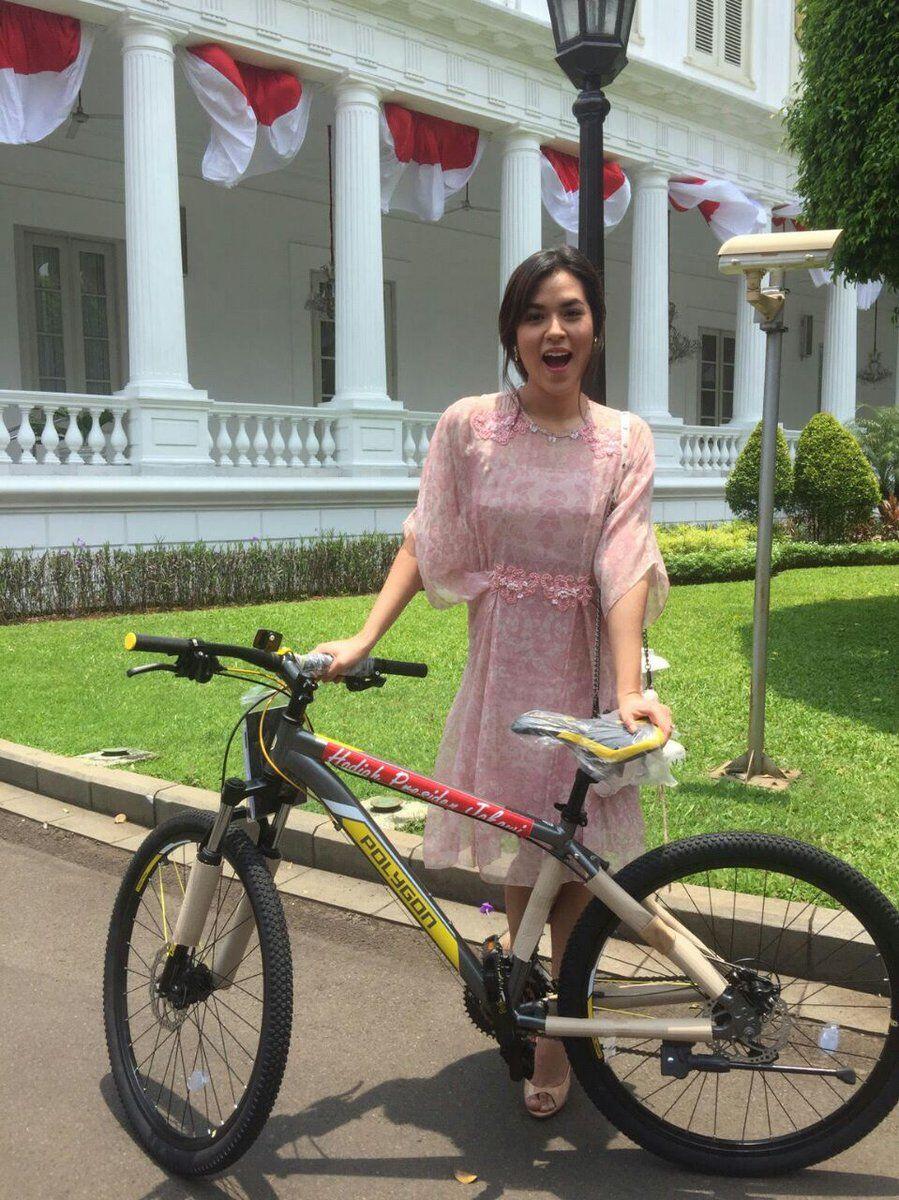 Raisa 'Mantan Terindah' Kepala Humas BNPB Sutopo, Berikut Rekam Jejak Cintanya