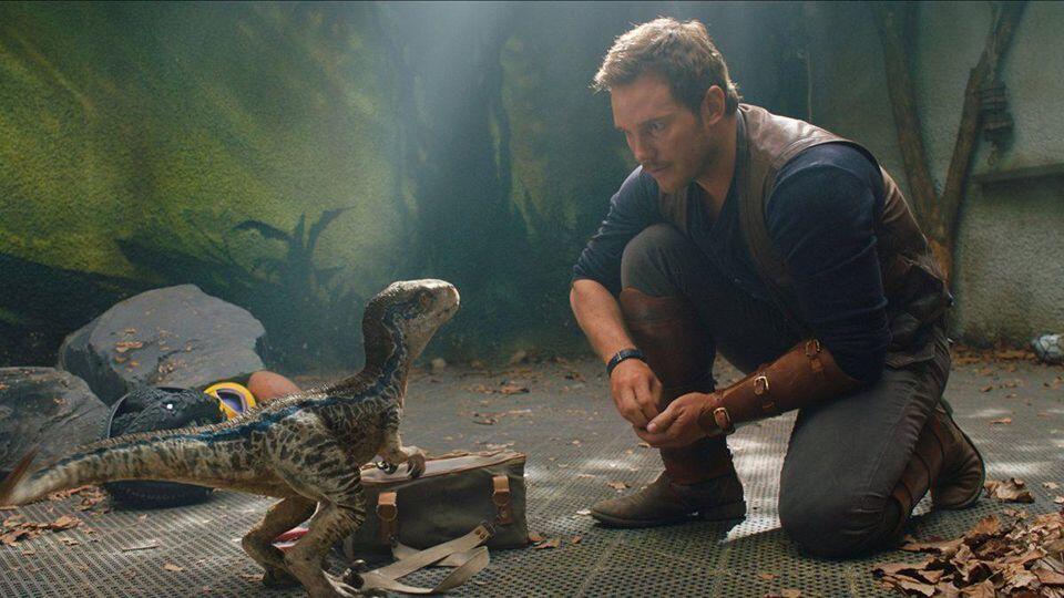 Seru, Tapi Ada 7 Kelebihan & Kekurangan Jurassic World: Fallen Kingdom