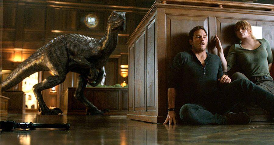 Seru, Tapi Ada 7 Kelebihan & Kekurangan Jurassic World: Fallen Kingdom
