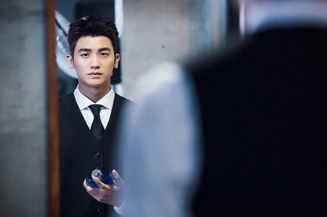 10 Potret Gagah Park Hyung Sik di Drama "Suits" Bikin Hati Luber!