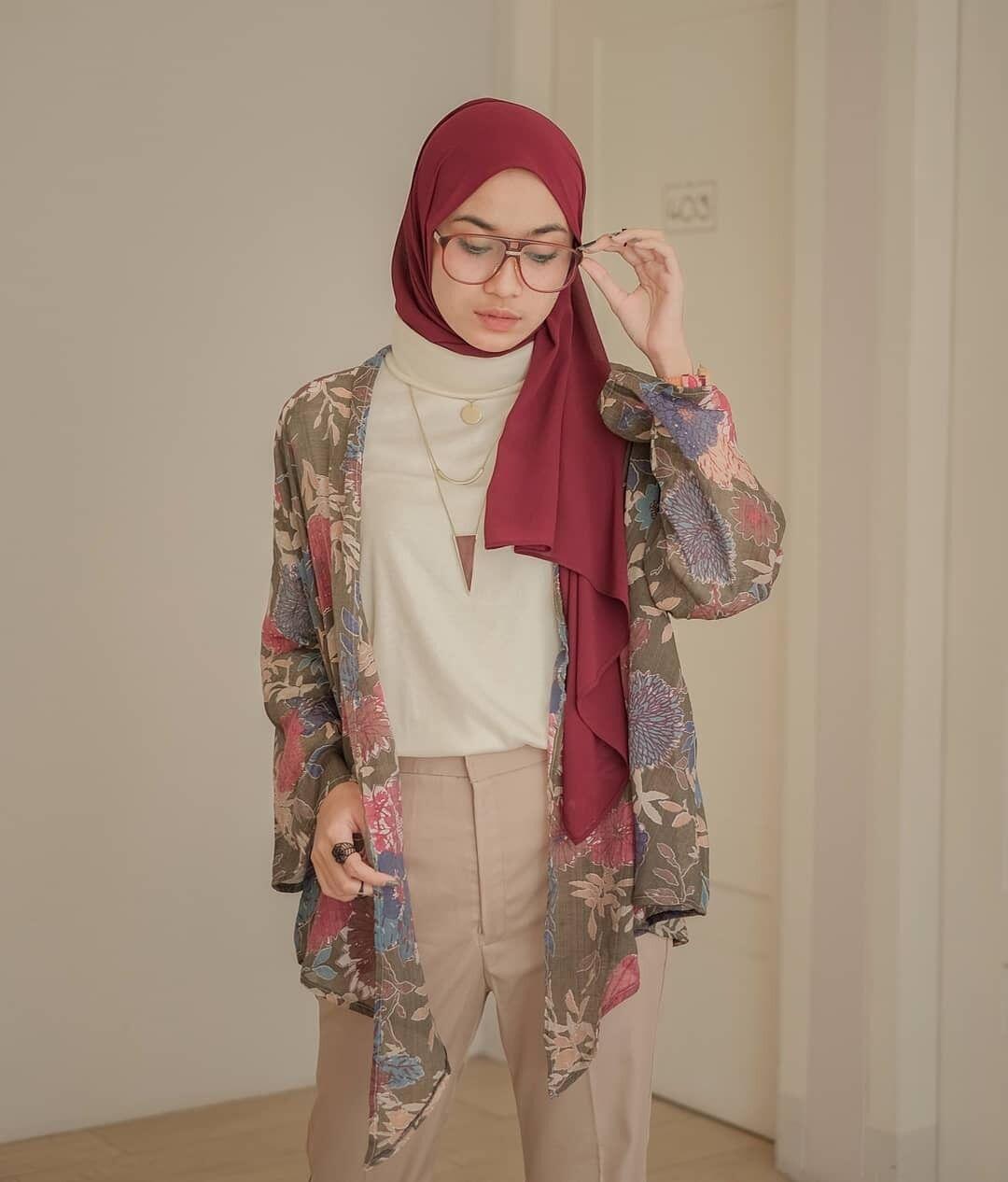 10 Ide Mix n Match dengan Outer Bagi Hijabers, Solusi Tampil Elegan Nih