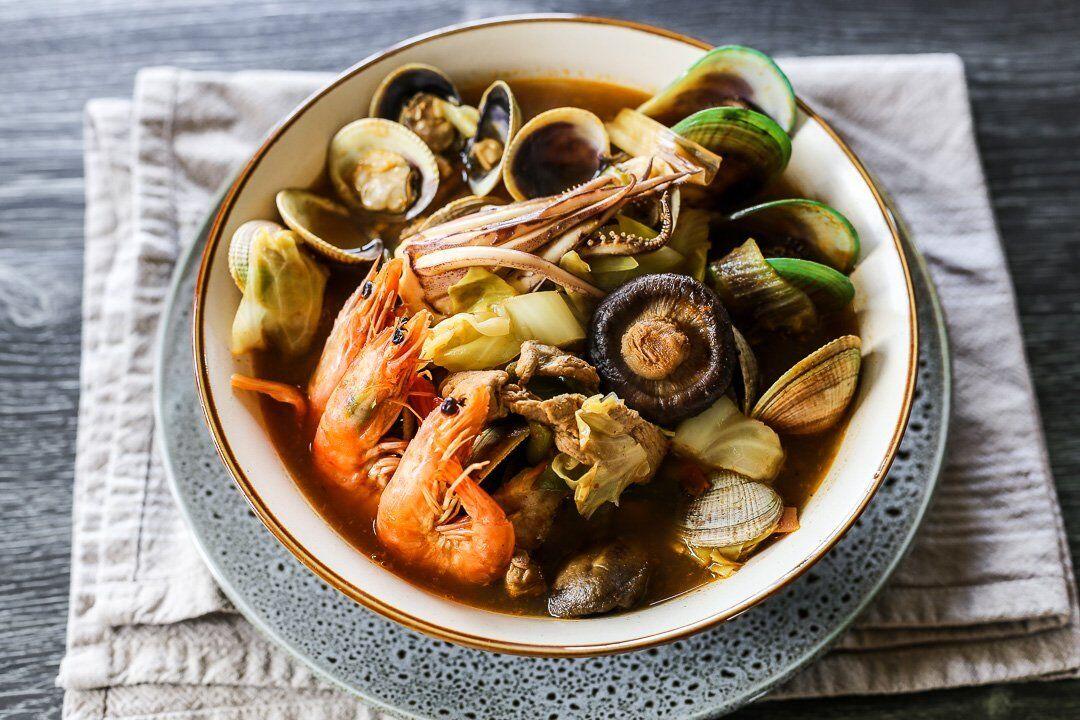 Coba Buat Jjampong Yuk, Mie Seafood Pedas Khas Korea Selatan