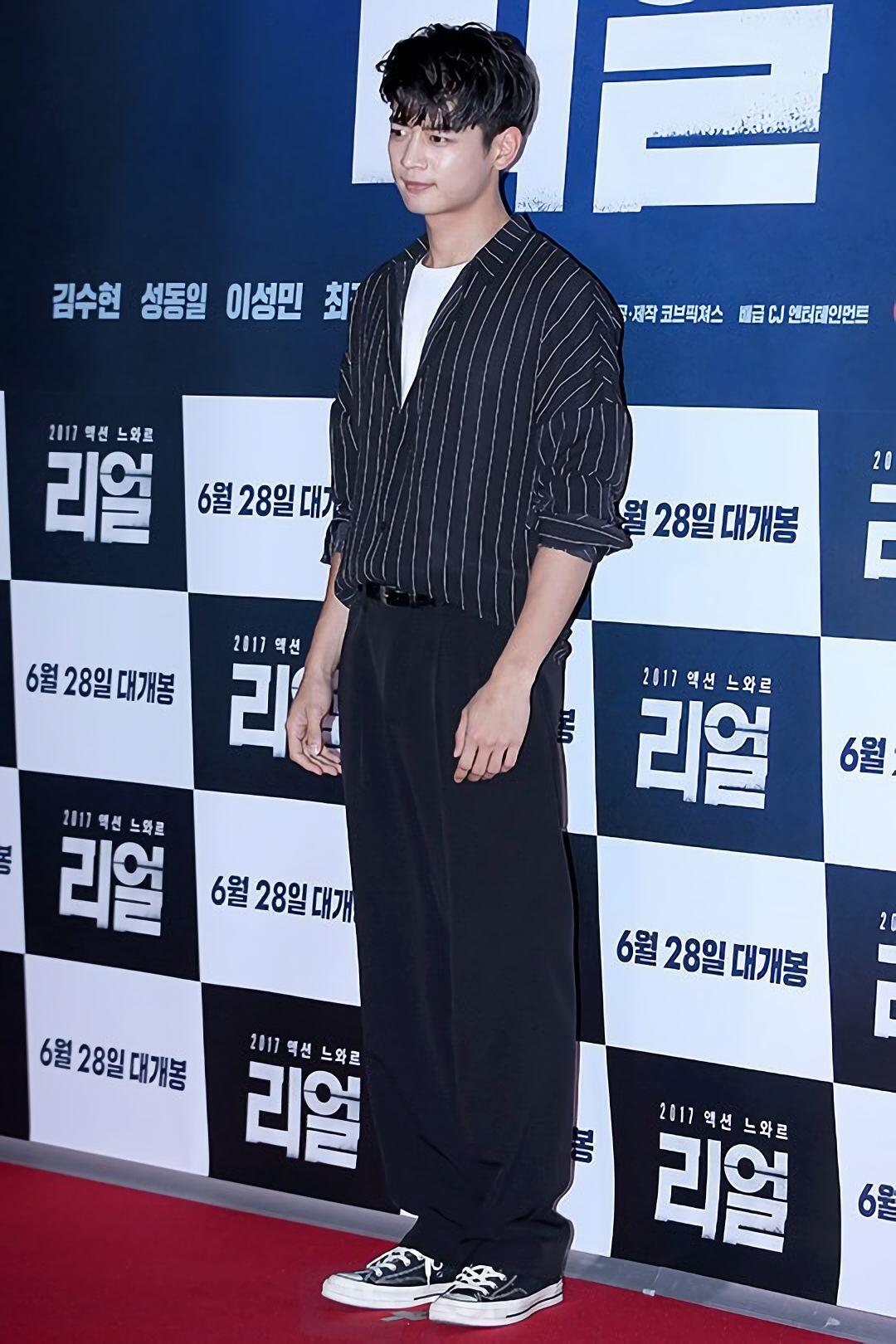 10 Gaya Outfit Minho Shinee, dari Kasual Hingga Formal