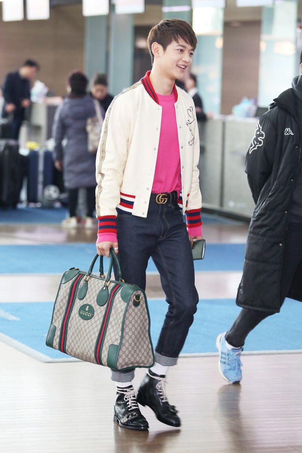10 Gaya Outfit Minho Shinee, dari Kasual Hingga Formal