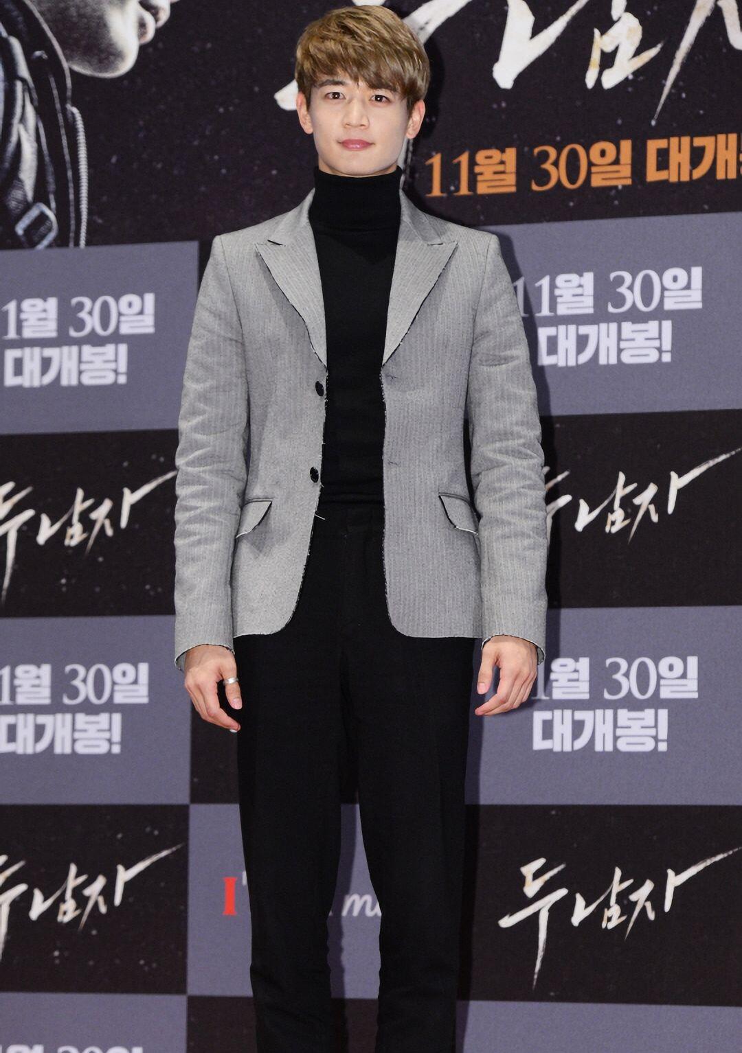 10 Gaya Outfit Minho Shinee, dari Kasual Hingga Formal