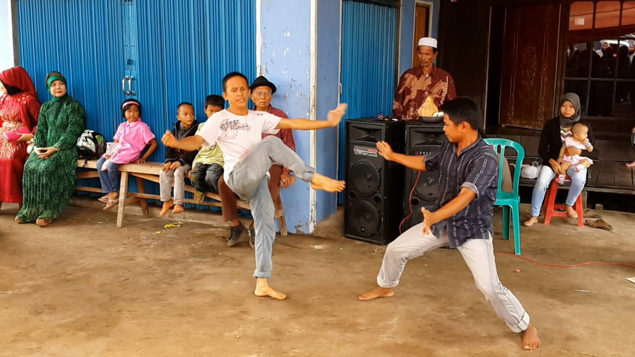 Atraksi SIlat Kuntau Melepas Ikatan Hanya Semenit