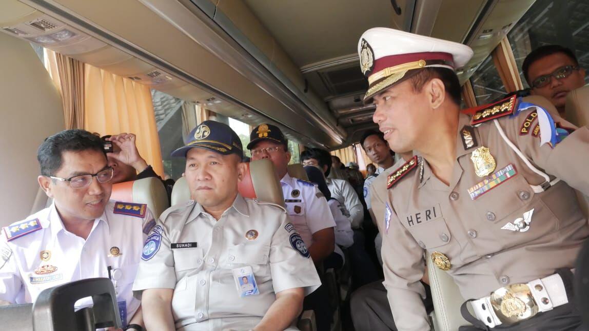 Agar Tak Ngebut, Polda Jatim Pasangi Speed Alarm pada Puluhan Bus