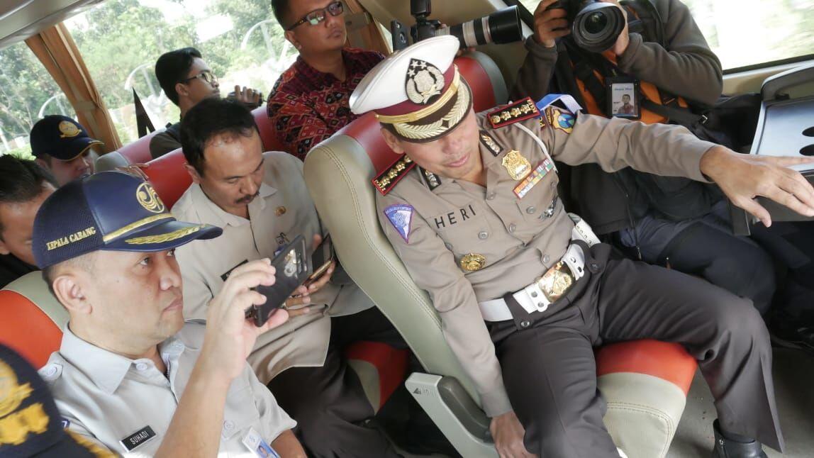 Agar Tak Ngebut, Polda Jatim Pasangi Speed Alarm pada Puluhan Bus
