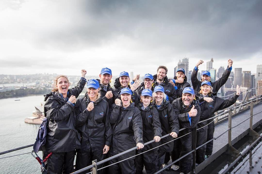Merasakan Sensasi Menuju Puncak Sydney Harbour Bridge, Keren Banget!