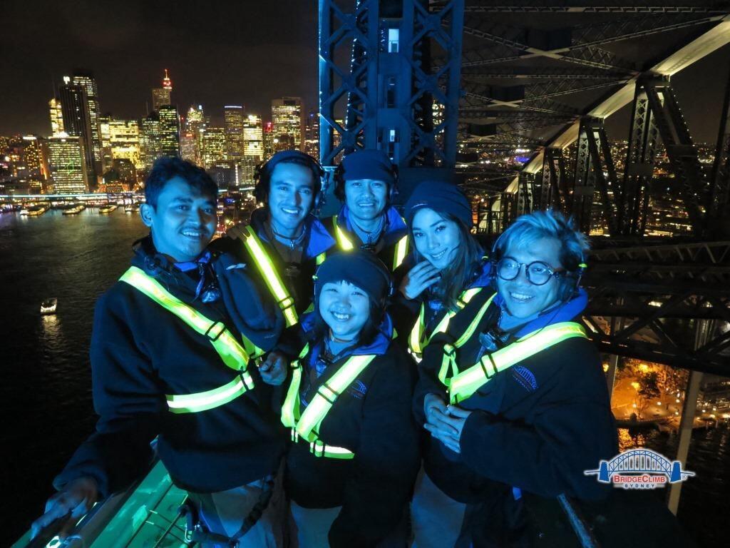 Merasakan Sensasi Menuju Puncak Sydney Harbour Bridge, Keren Banget!
