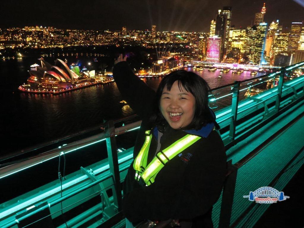 Merasakan Sensasi Menuju Puncak Sydney Harbour Bridge, Keren Banget!