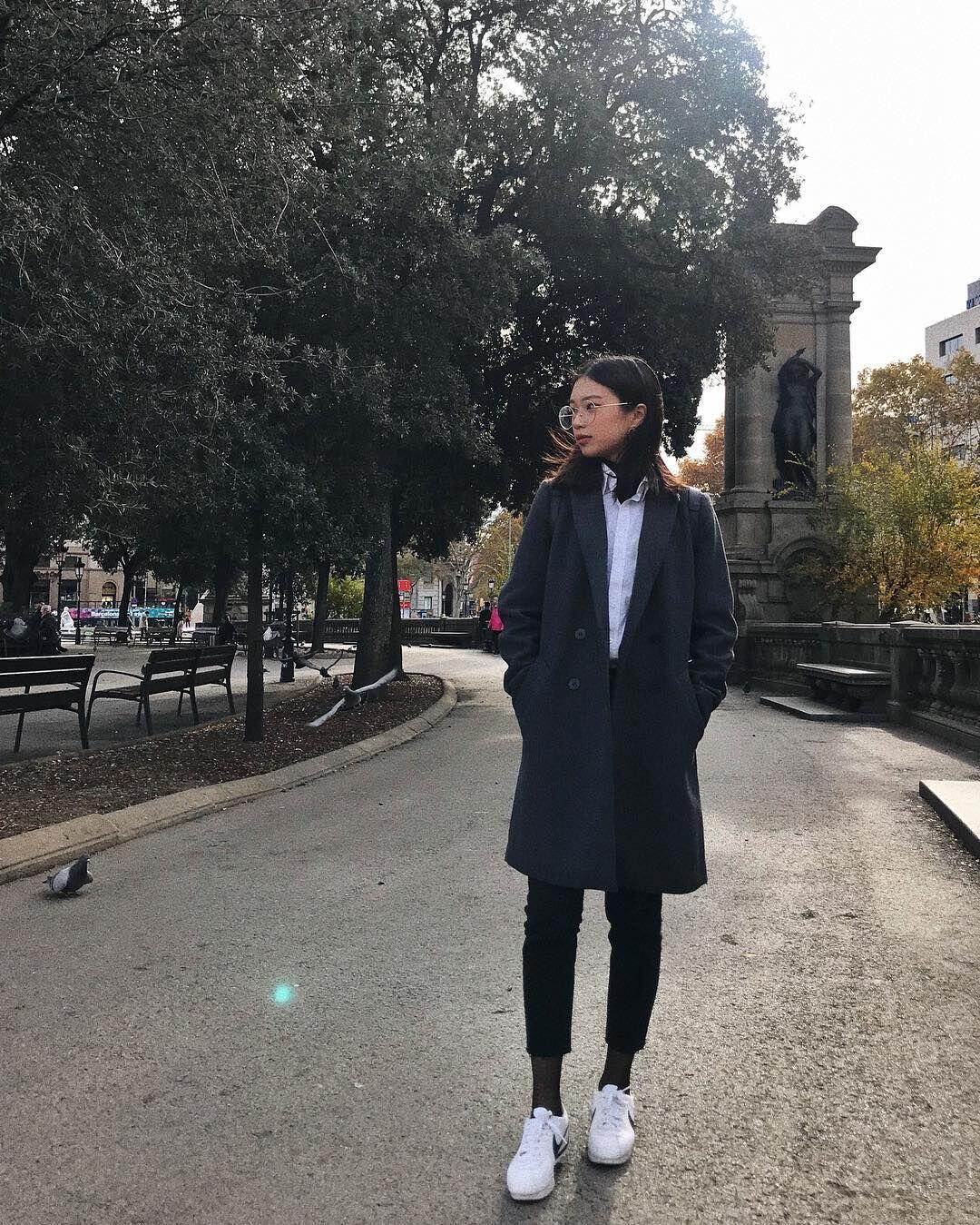 10 Inspirasi Outfit OOTD ala Beauty Vlogger Nuria Ma, Casual Banget!