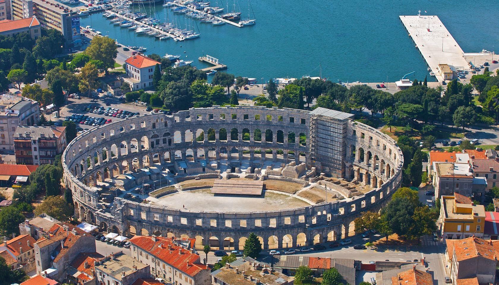 7 Destinasi Keren yang Wajib Kamu Kunjungi di Albania, Bikin Betah!
