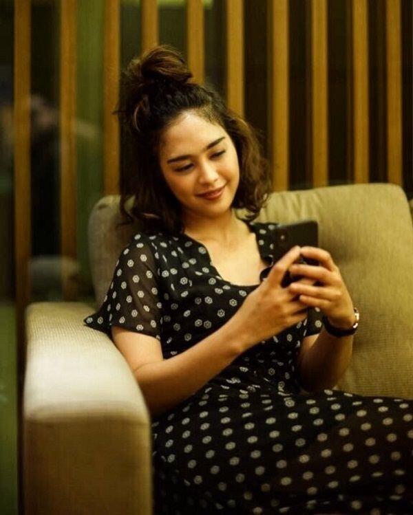 Tomboy sampai Elegan, 10 Style Sahira Anjani Buatmu yang Ingin Gaya
