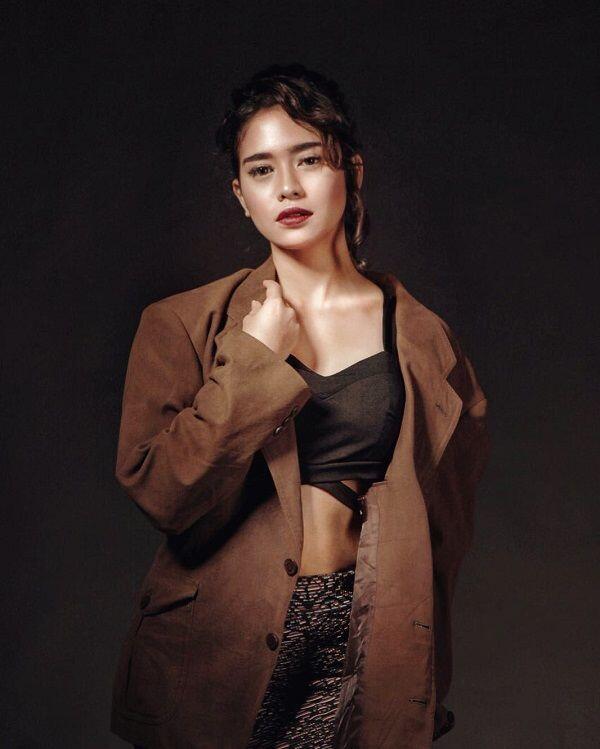 Tomboy sampai Elegan, 10 Style Sahira Anjani Buatmu yang Ingin Gaya