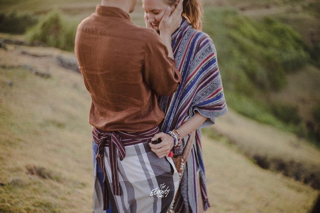 Bertema Traveling, 9 Potret Pre Wedding Dimas-Nadine Bikin Baper