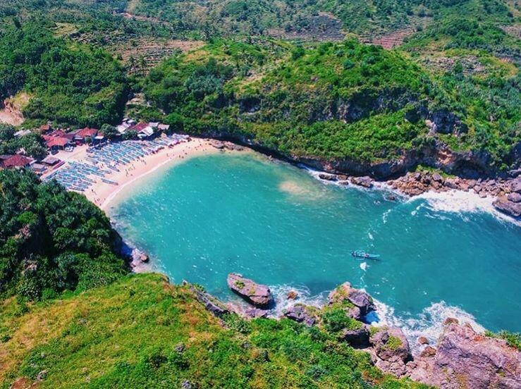 8 Pantai Cantik yang Bisa Kamu Temui Saat Mudik Via Jalur Pansela