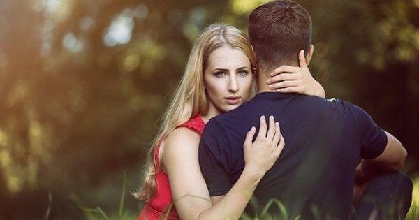 7 Cara Elegan Menarik Perhatian Cowok Tanpa Terkesan Memaksakan Diri