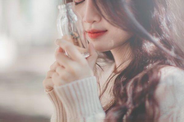 7 Cara Elegan Menarik Perhatian Cowok Tanpa Terkesan Memaksakan Diri