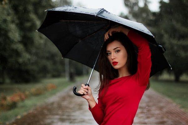 7 Cara Elegan Menarik Perhatian Cowok Tanpa Terkesan Memaksakan Diri