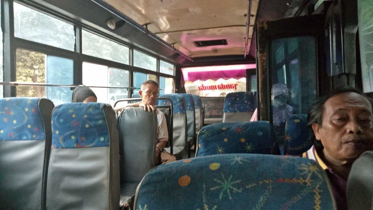 Jadi Sopir Bus Perempuan, Begini Kisah Unik Yuliana