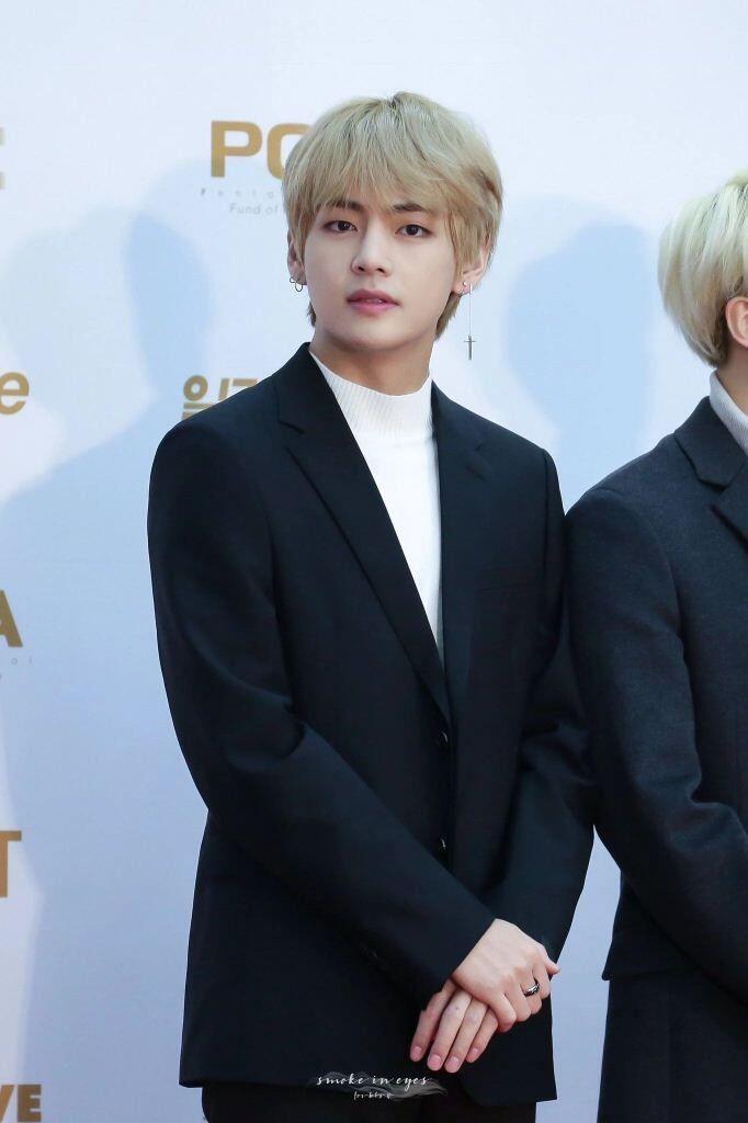 10 Outfit Paling Fashionable dari V BTS yang Pernah Dia Kenakan