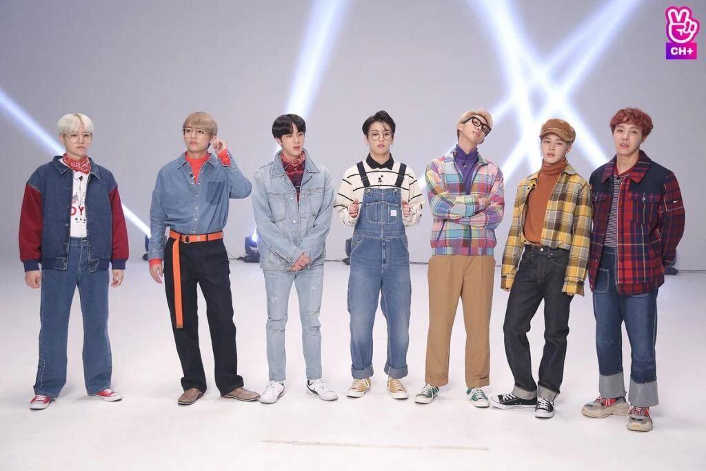 10 Outfit Paling Fashionable dari V BTS yang Pernah Dia Kenakan