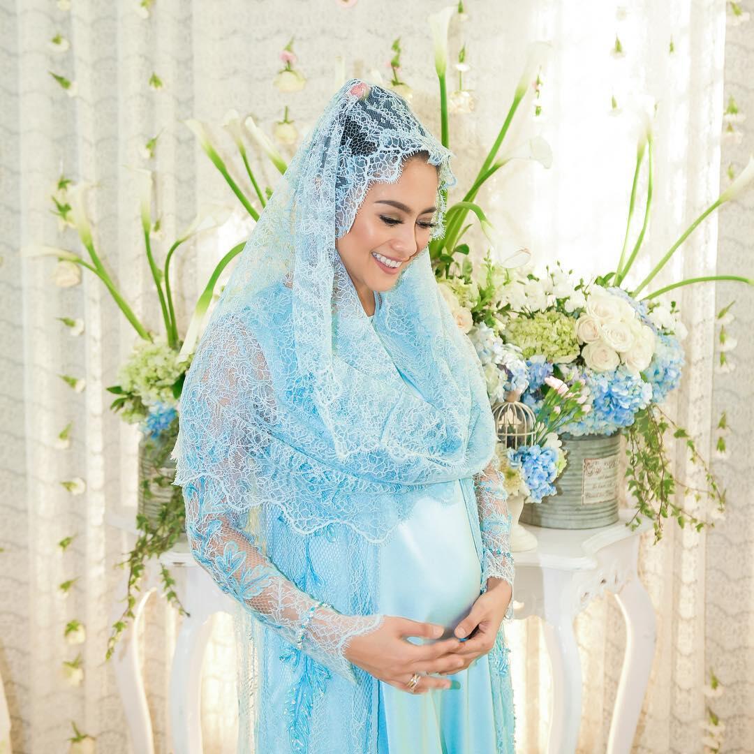 5 Potret Kehamilan Anak Pertama Artis yang Sweet Banget