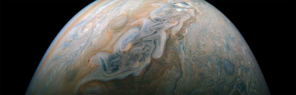 14 Foto Menakjubkan Jupiter dari Kapal Luar Angkasa Juno Milik NASA