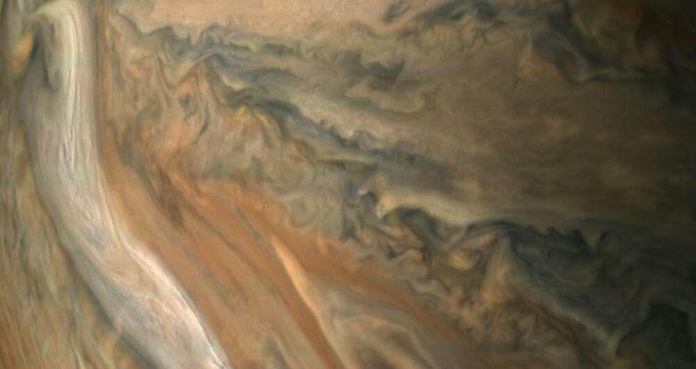 14 Foto Menakjubkan Jupiter dari Kapal Luar Angkasa Juno Milik NASA